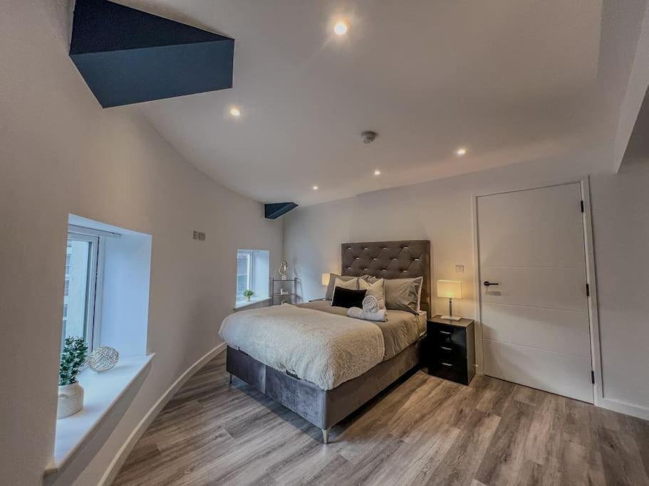 Orange Rentals-High Spec, Midnight Suite, Sleeps 4-Pets Welcome! Ливерпуль Экстерьер фото