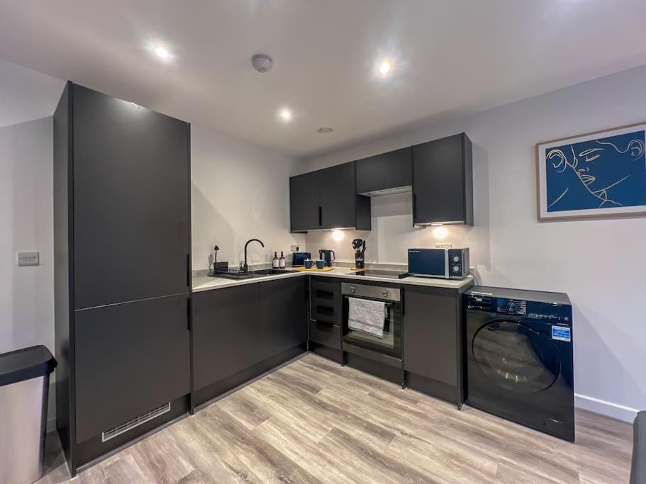 Orange Rentals-High Spec, Midnight Suite, Sleeps 4-Pets Welcome! Ливерпуль Экстерьер фото