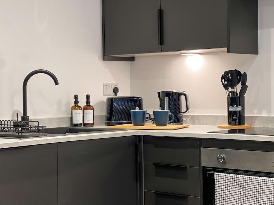 Orange Rentals-High Spec, Midnight Suite, Sleeps 4-Pets Welcome! Ливерпуль Экстерьер фото